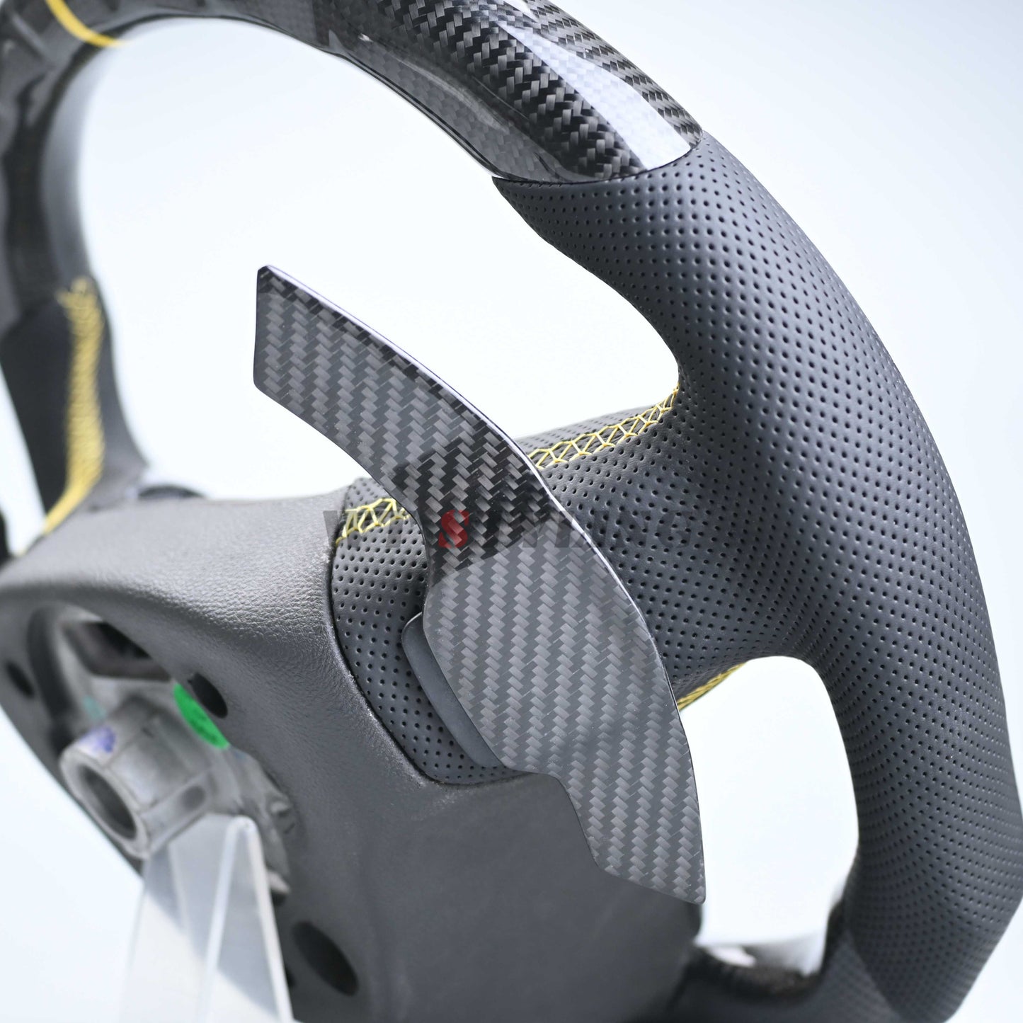 Customise Your Own Style —— Carbon Fibre Steering Wheel Suitable For Holden VF HSV Maloo R8 Chevy SS (Auto,Paddle shifters Version)