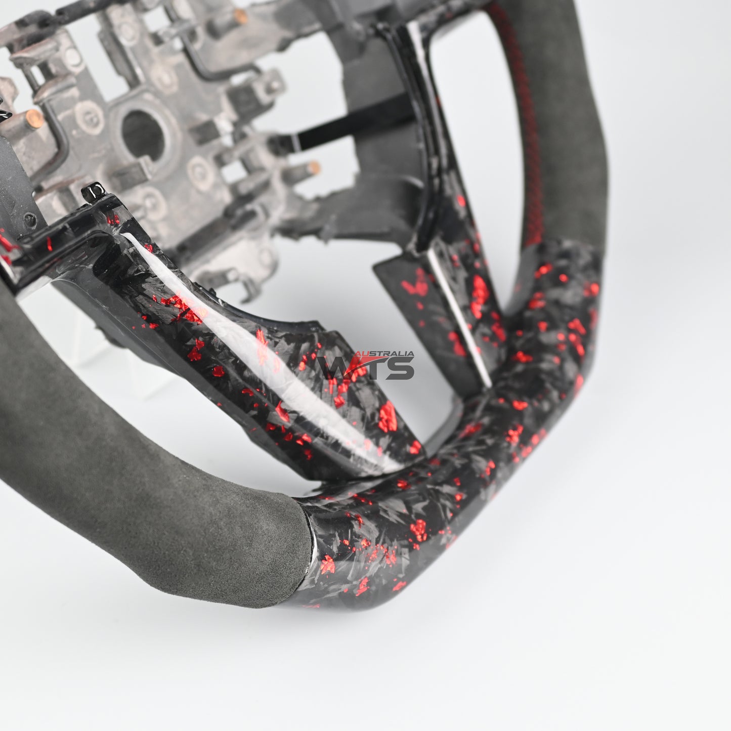 Flake Style Forged Carbon Steering Wheel Suitable For Holden VE (Alcantara)