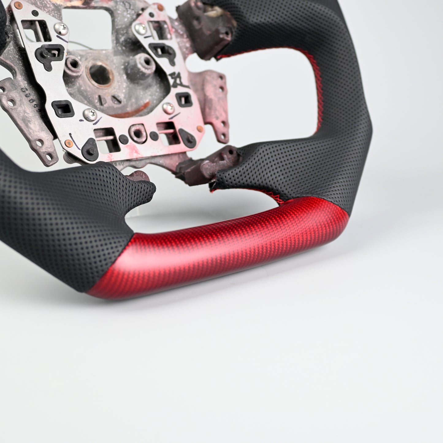 Color Matte Carbon Fibre LED Steering Wheel Suitable For Ford Falcon FG- FGX G6E XR6 XR8 XR50 XR6 TURBO (08-16)