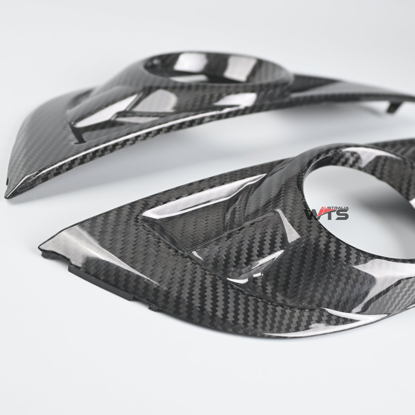 100% Pre-preg Carbon Fibre Fog Light Covers – For HSV VE E2 / E3 (Clubsport, GTS, R8, Maloo)