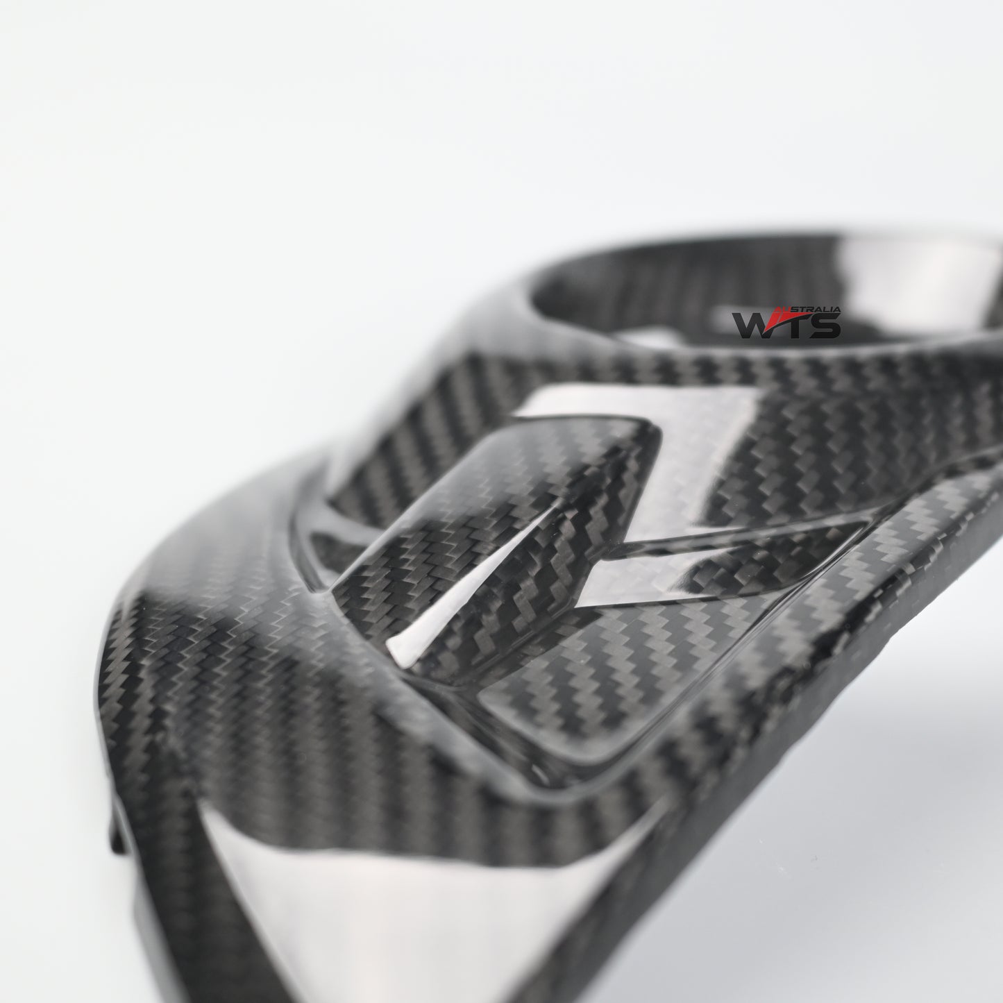 100% Pre-preg Carbon Fibre Fog Light Covers – For HSV VE E2 / E3 (Clubsport, GTS, R8, Maloo)