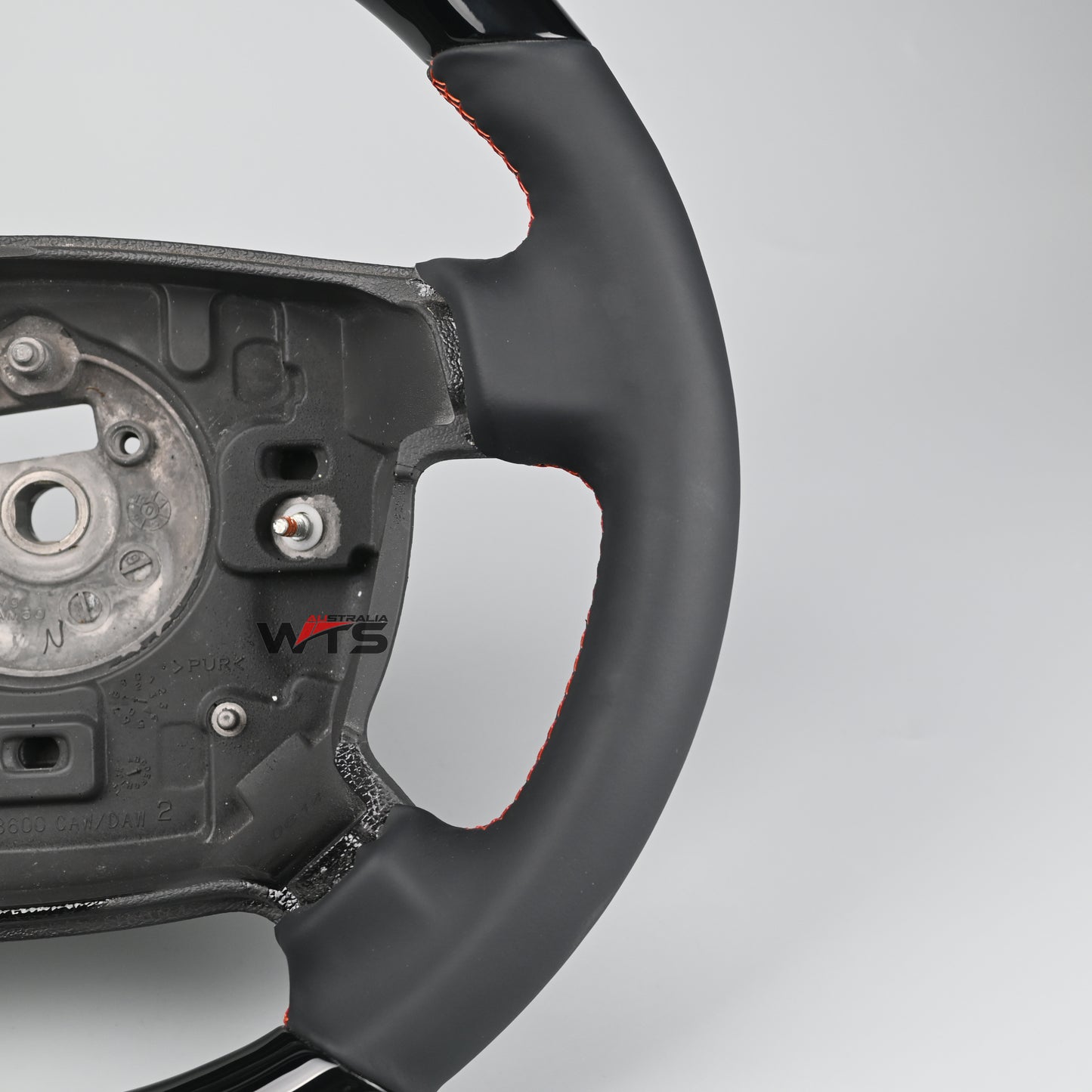 Piano Black Style Steering Wheel Suitable For Ford Falcon BA BF XR6 Turbo XR8 (02-08)