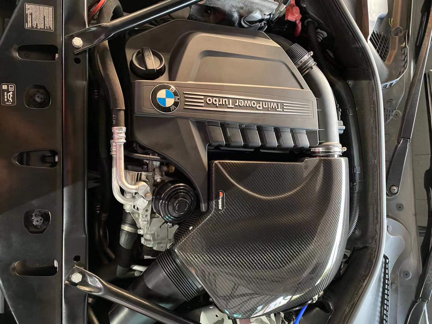 Pre-preg Carbon Fibre Air-Intake System For BMW 535i (N55) 2009