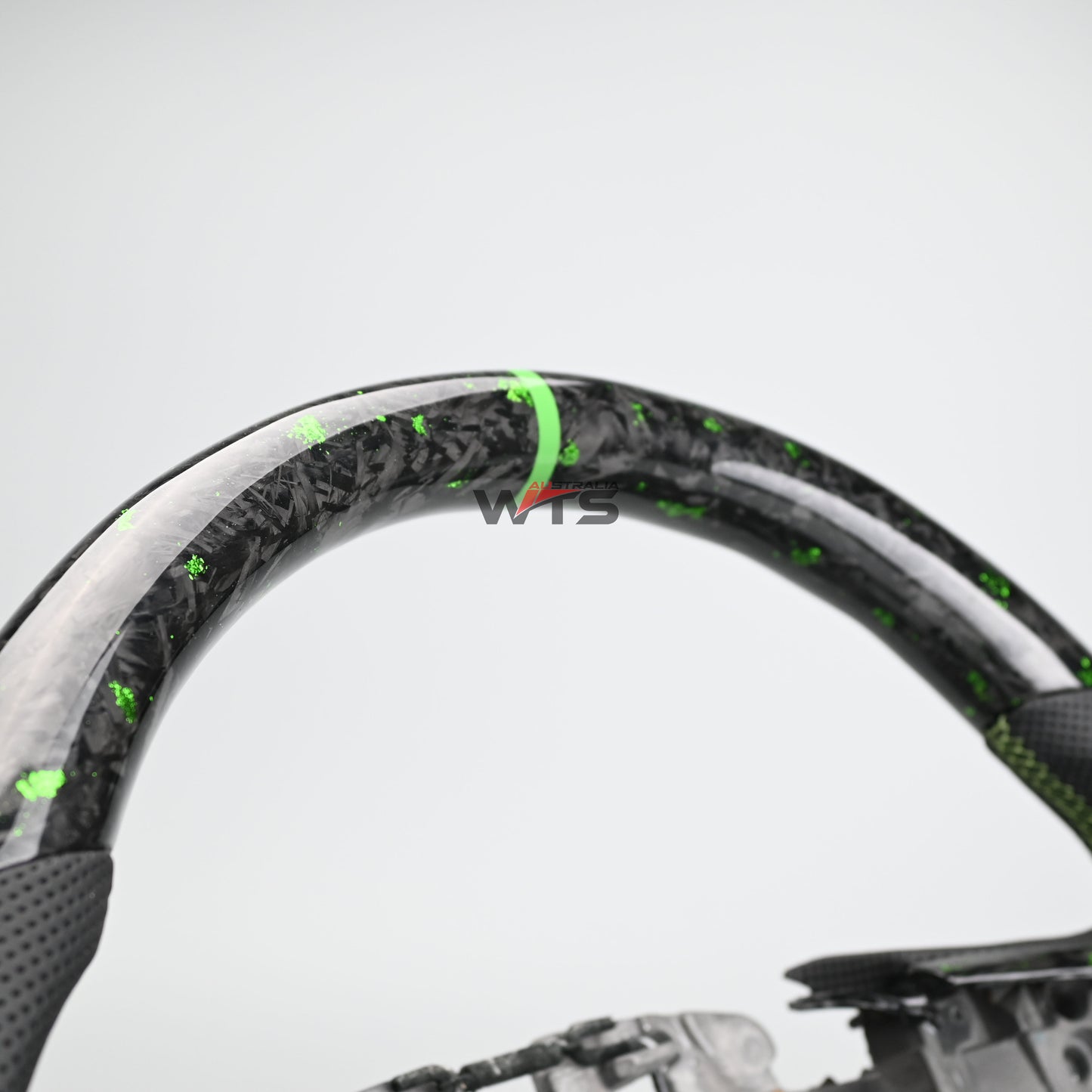 Flake Style forged carbon steering wheel suitable for Holden VE HSV VE (Perforated Leather)