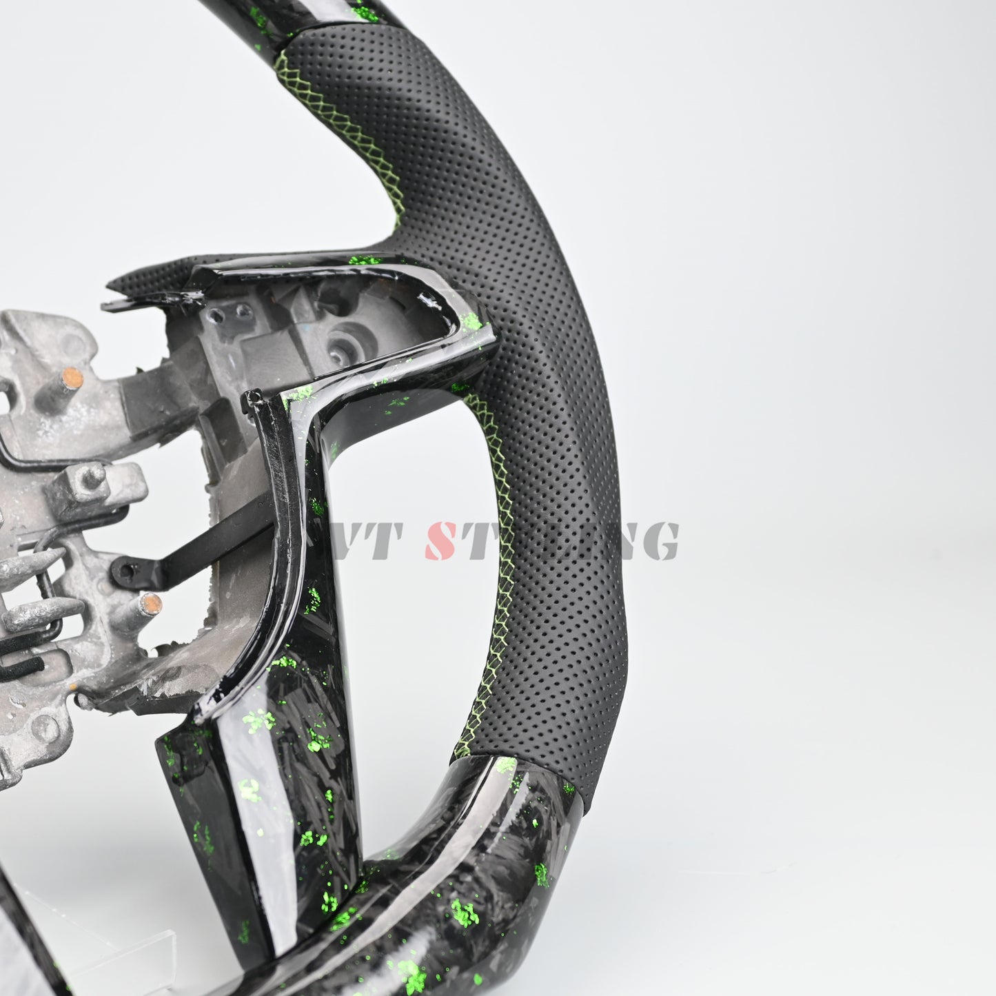 Flake Style forged carbon steering wheel suitable for Holden VE HSV VE