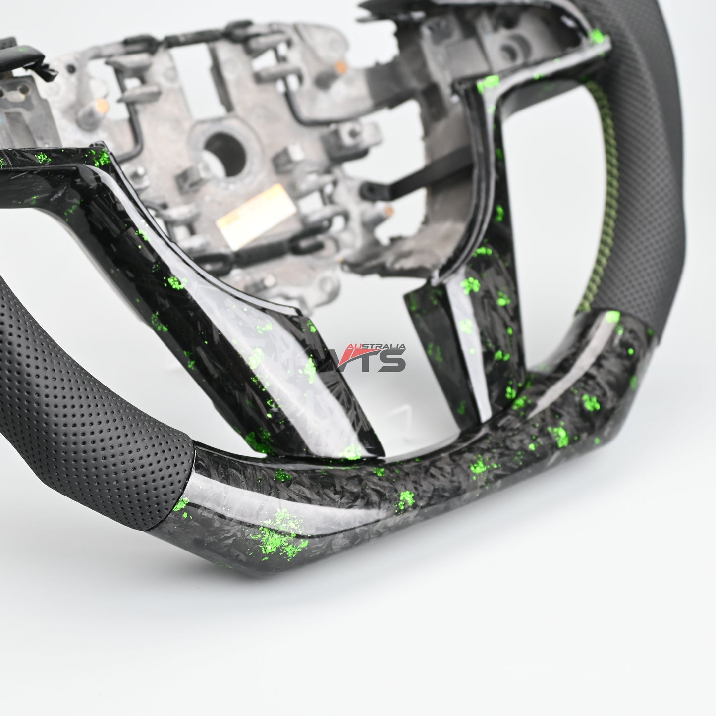 Flake Style forged carbon steering wheel suitable for Holden VE HSV VE (Perforated Leather)