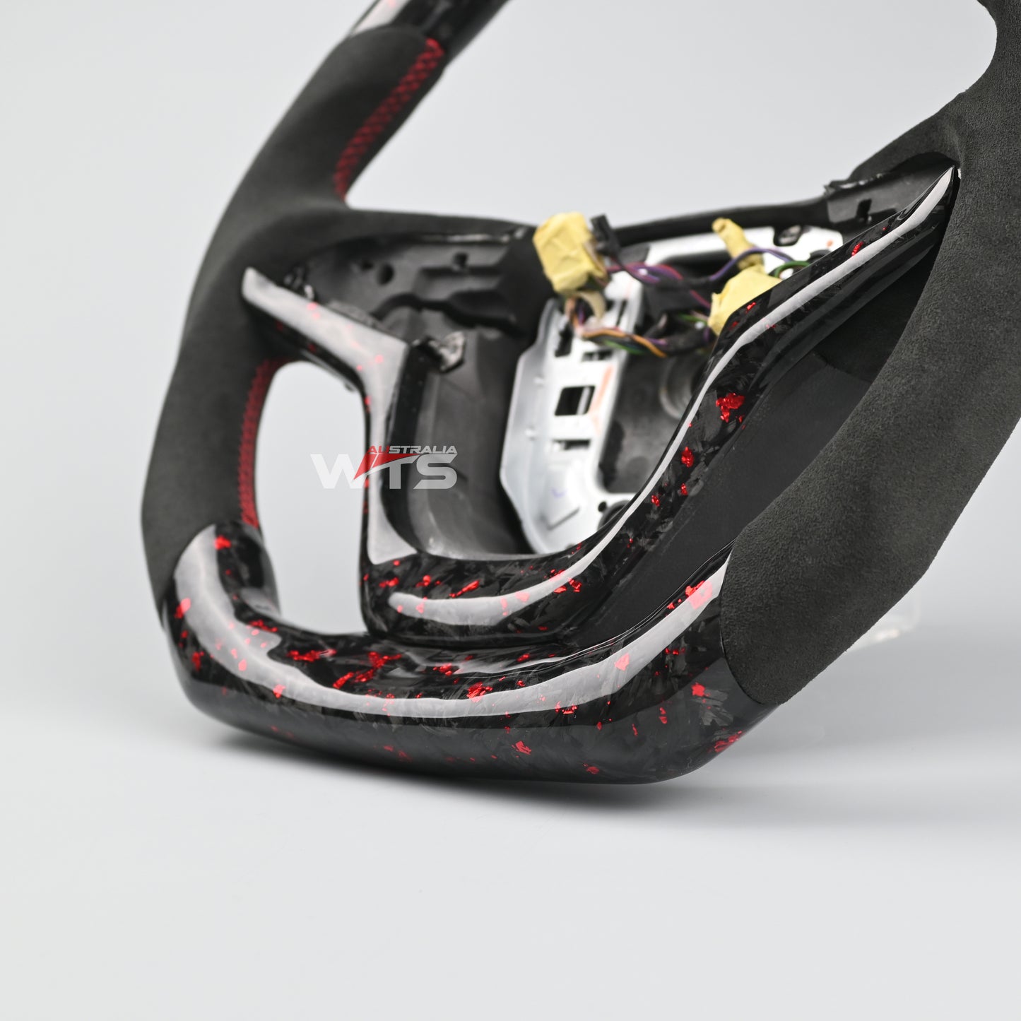 Flake Forged Carbon Steering Wheel (For Non Paddle Shifter)– Suitable for Holden VF, HSV VF, and Chevy SS