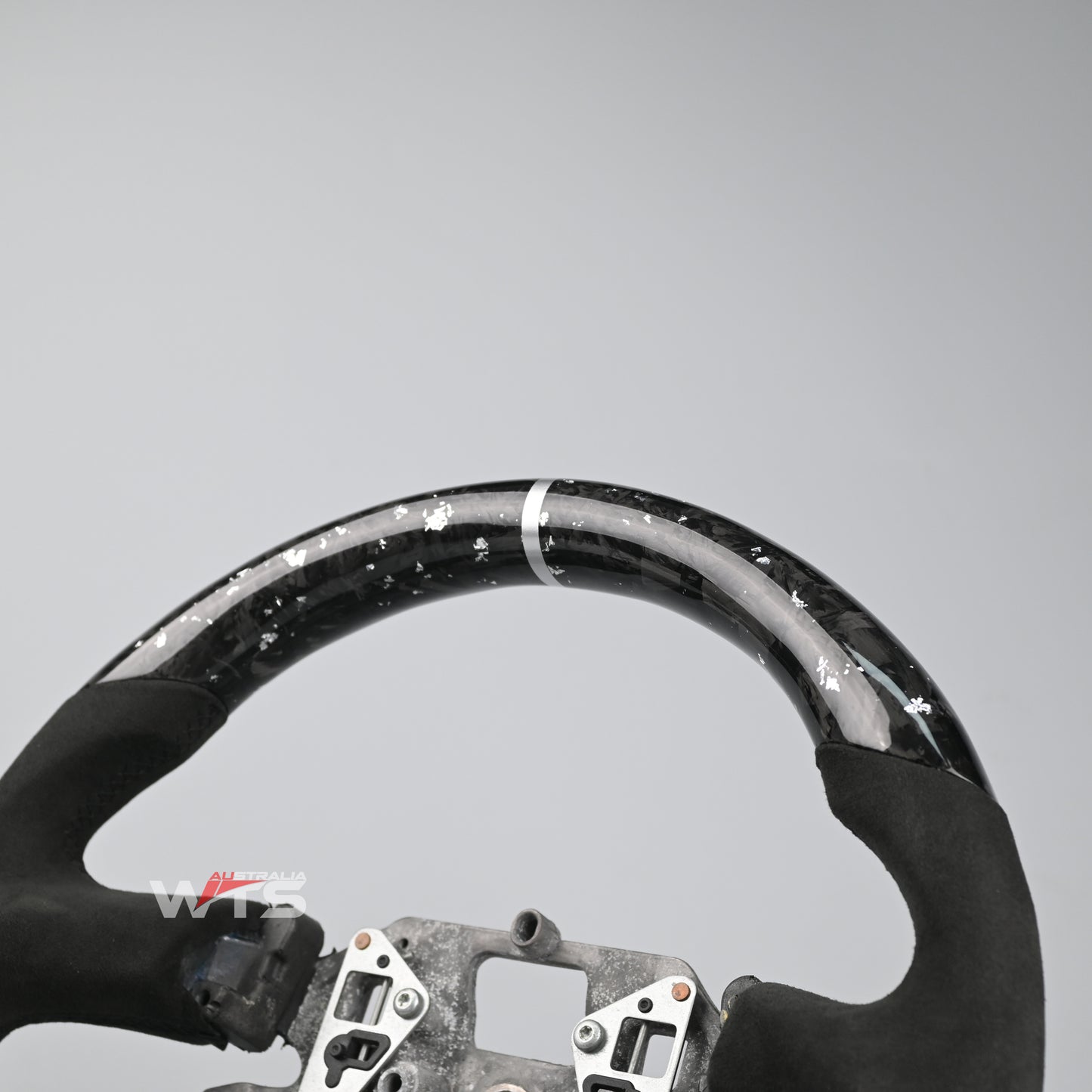 Flake Style Forged Carbon Steering Wheel Suitable For Ford Falcon FG- FGX G6E XR6 XR8 XR50 XR6 TURBO (08-16) (Smooth Leather)