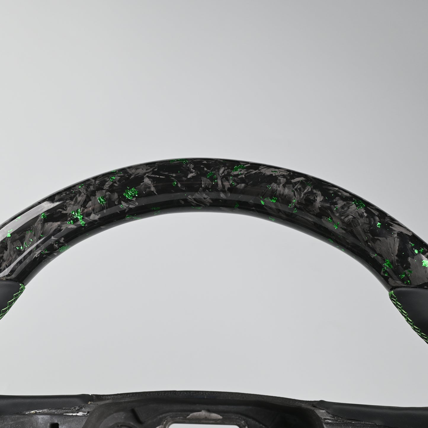 Flake Style Forged Carbon Fibre Steering Wheel For HSV VF Holden VF Chevy SS (Flat Bottom)