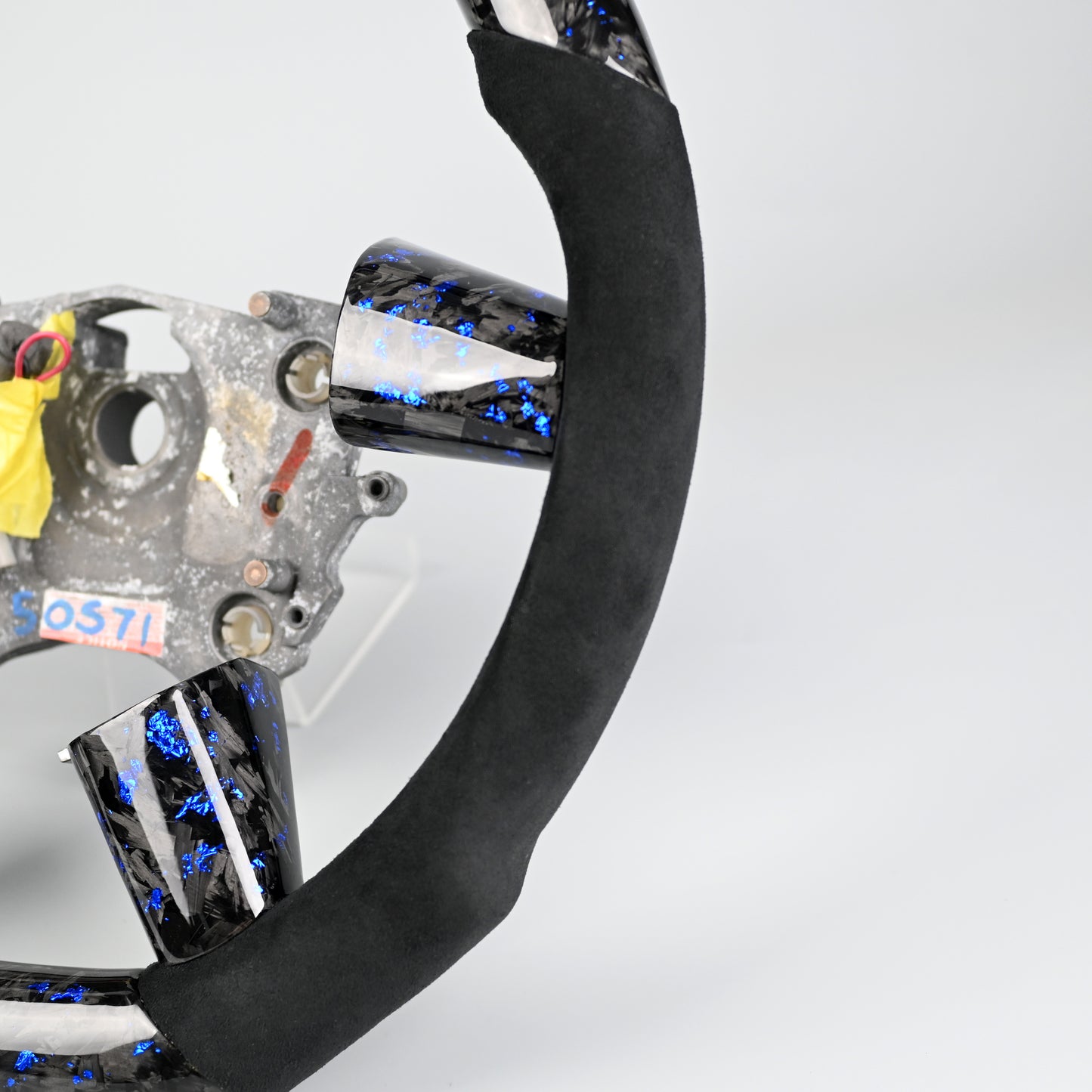 Flake Style Forged Carbon Fibre Steering Wheel For Holden VY VZ