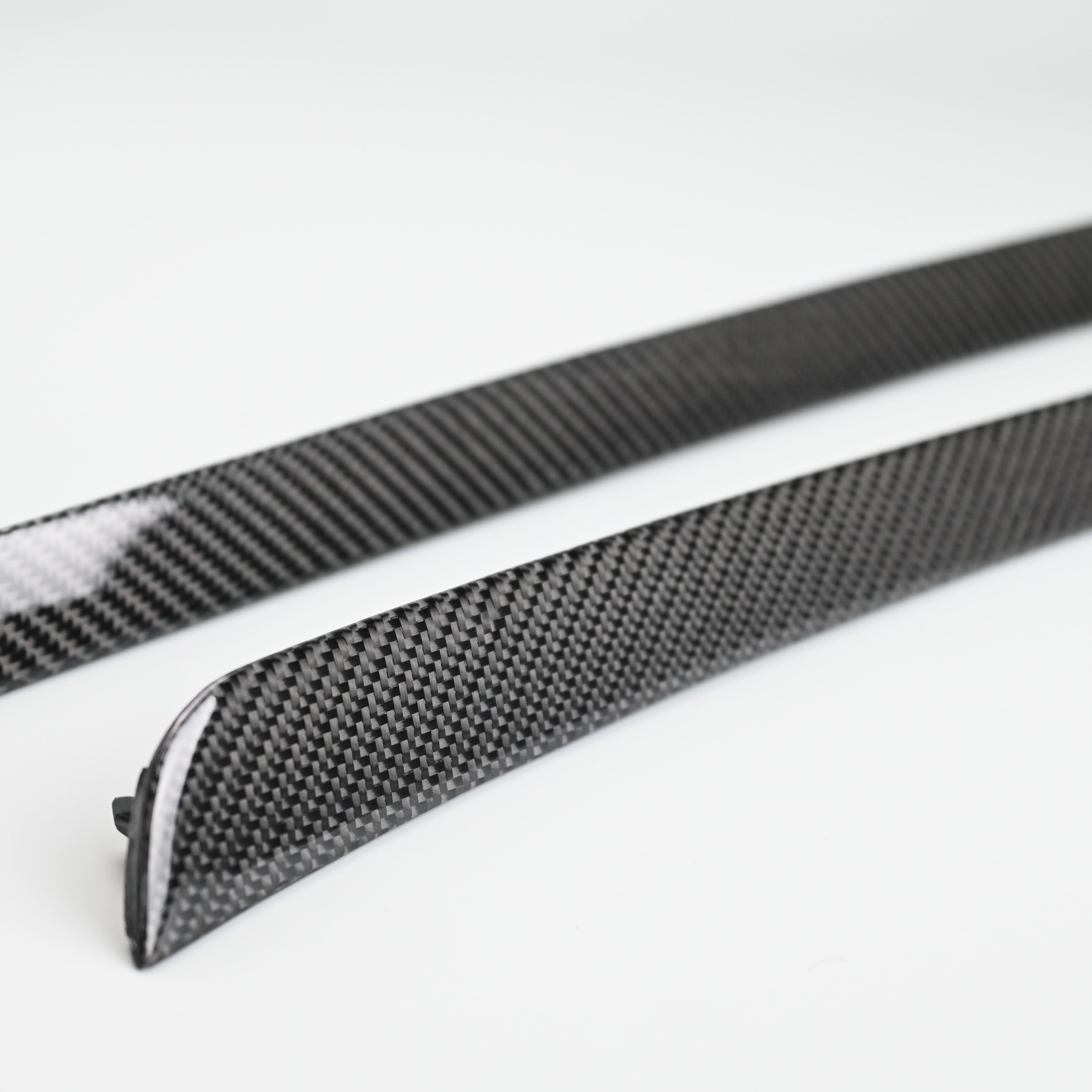 Ve commodore deals carbon fibre parts